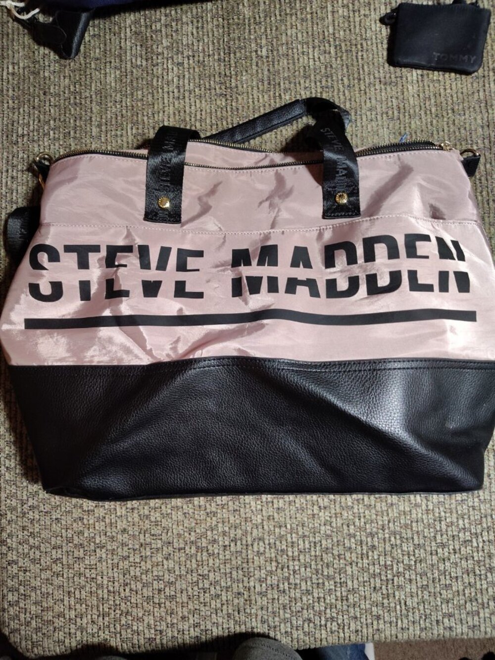 Steve Madden Black & Pink Large Gym Tote Overnight Travel Duffel Bag Carry-On.